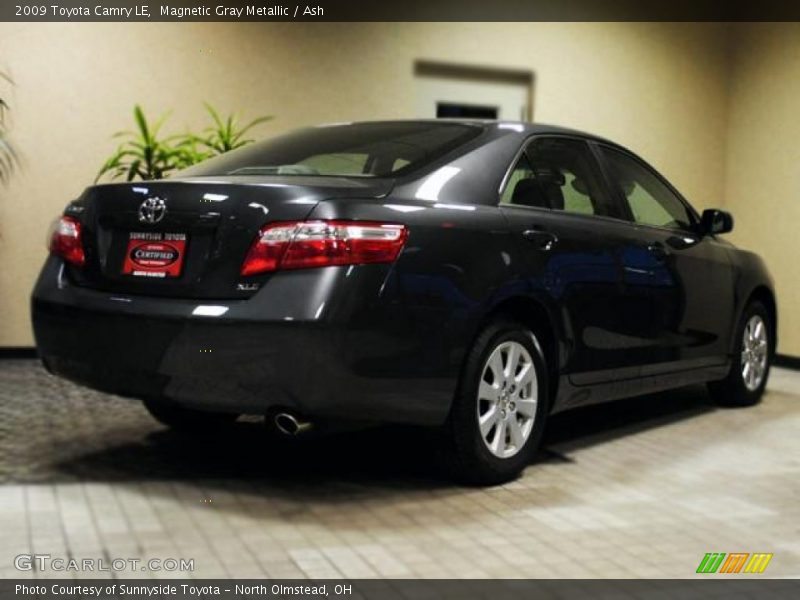 Magnetic Gray Metallic / Ash 2009 Toyota Camry LE