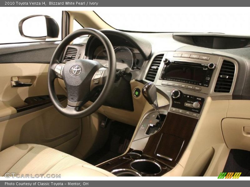 Blizzard White Pearl / Ivory 2010 Toyota Venza I4