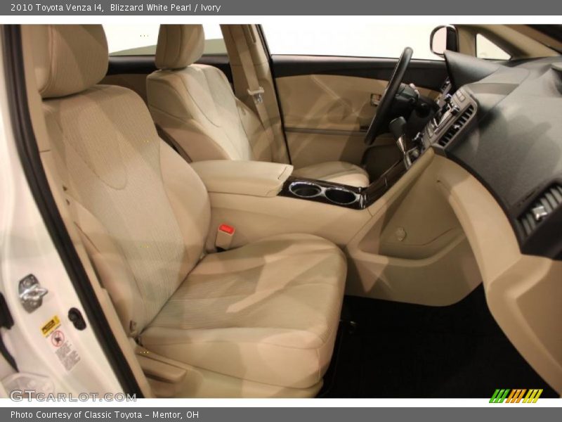 Blizzard White Pearl / Ivory 2010 Toyota Venza I4