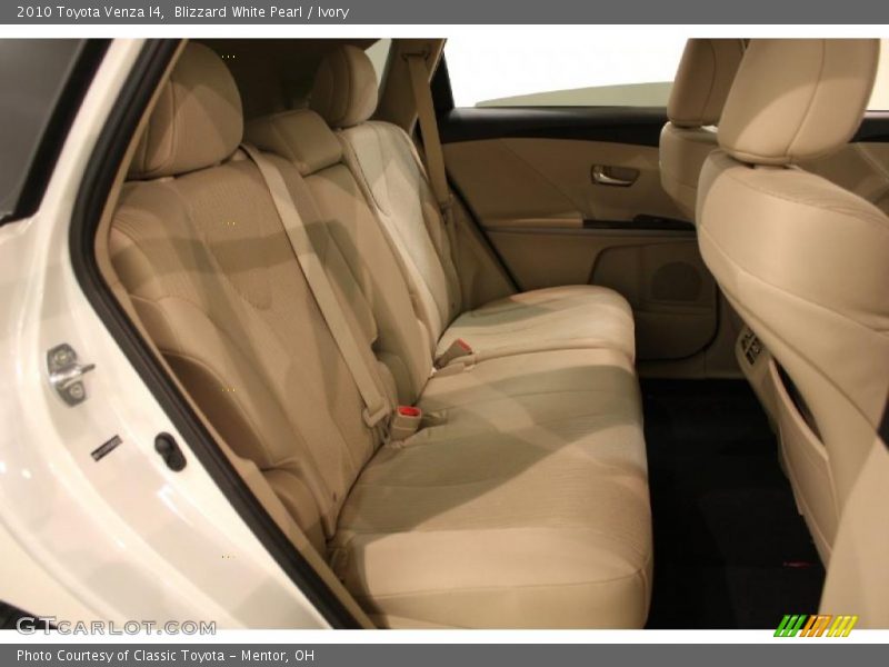 Blizzard White Pearl / Ivory 2010 Toyota Venza I4