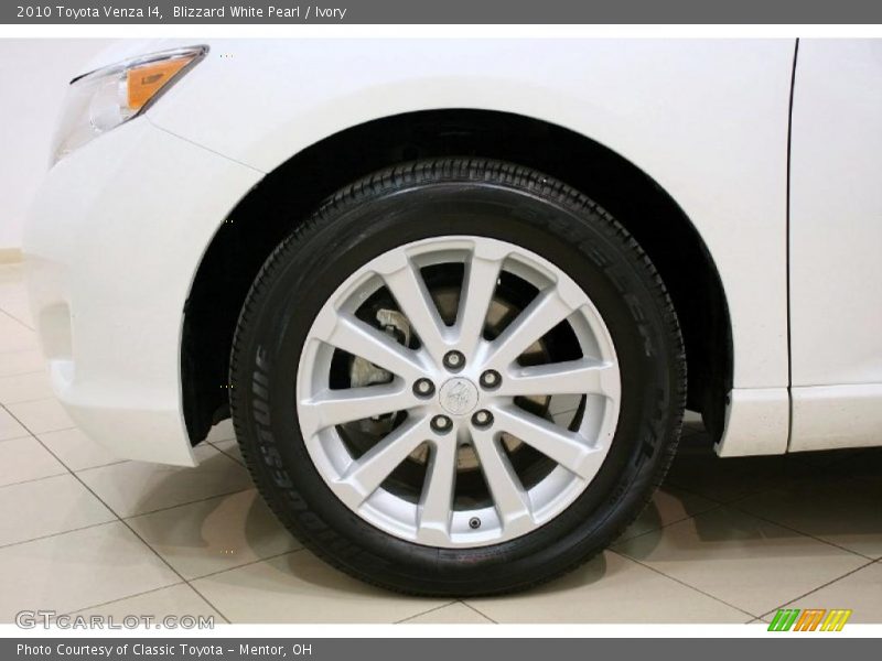 Blizzard White Pearl / Ivory 2010 Toyota Venza I4