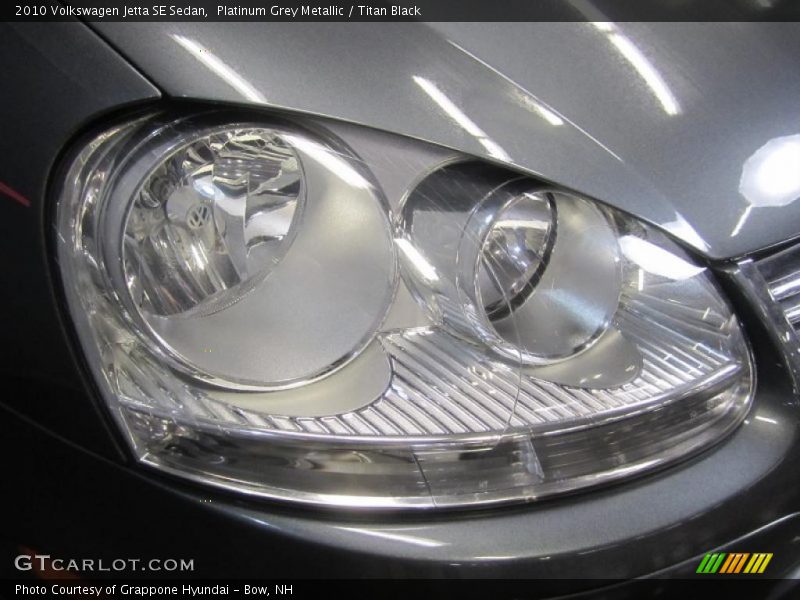 Platinum Grey Metallic / Titan Black 2010 Volkswagen Jetta SE Sedan