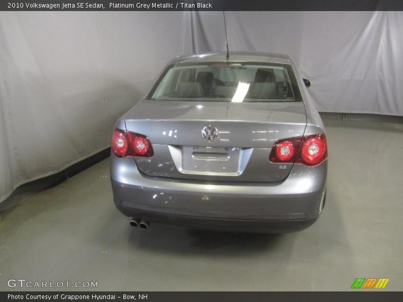Platinum Grey Metallic / Titan Black 2010 Volkswagen Jetta SE Sedan