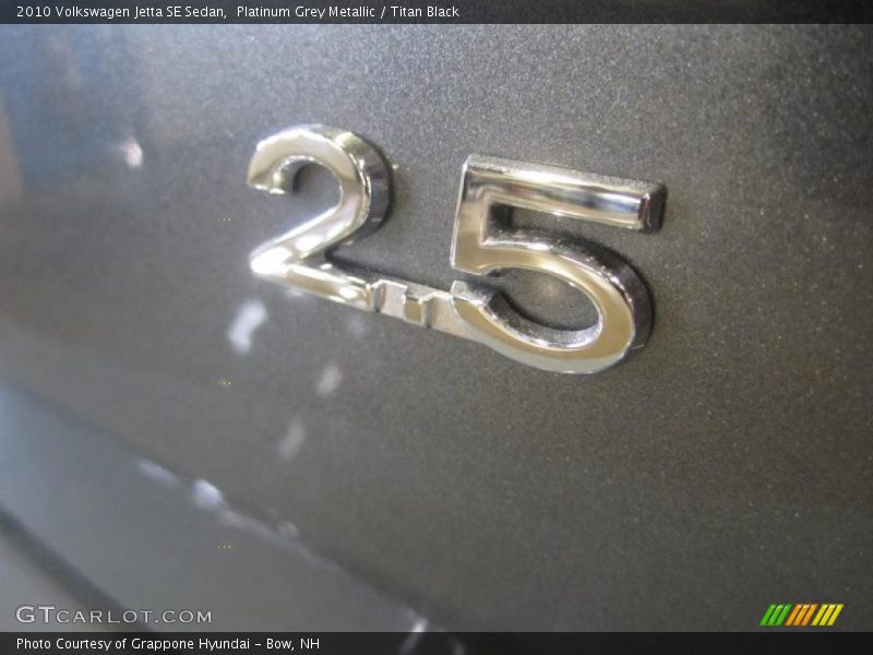 Platinum Grey Metallic / Titan Black 2010 Volkswagen Jetta SE Sedan