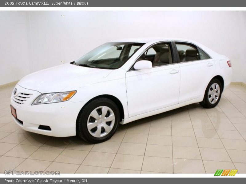 Super White / Bisque 2009 Toyota Camry XLE