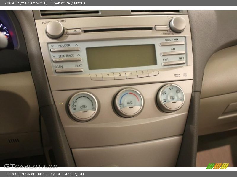 Super White / Bisque 2009 Toyota Camry XLE
