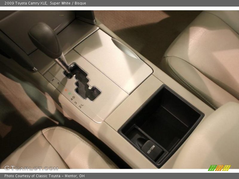 Super White / Bisque 2009 Toyota Camry XLE