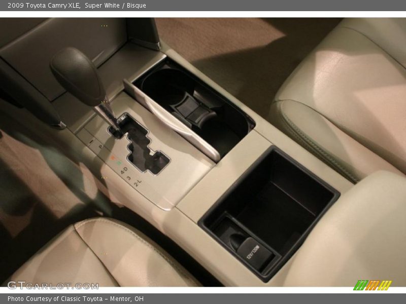 Super White / Bisque 2009 Toyota Camry XLE