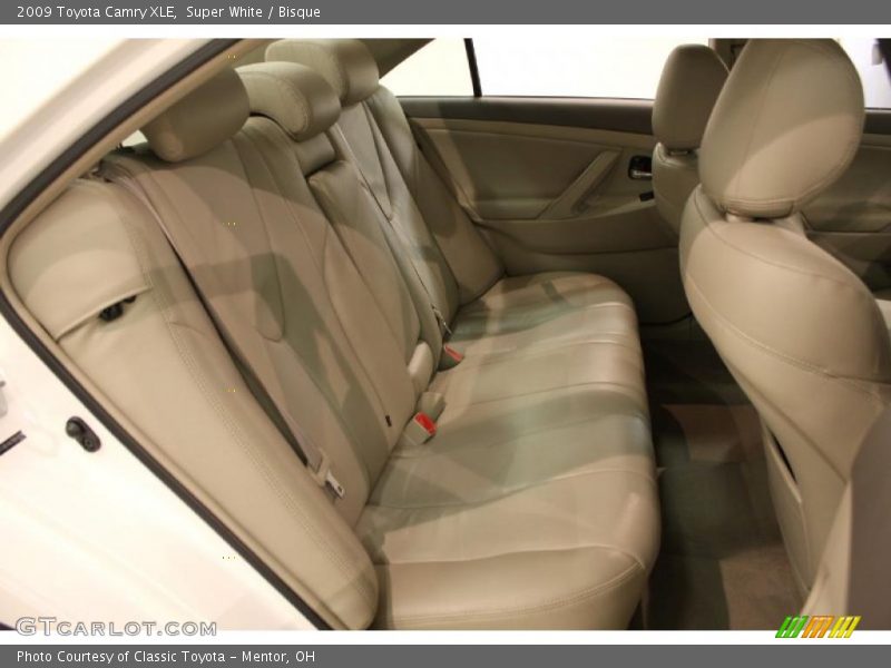 Super White / Bisque 2009 Toyota Camry XLE
