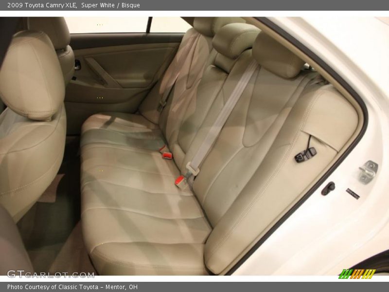 Super White / Bisque 2009 Toyota Camry XLE