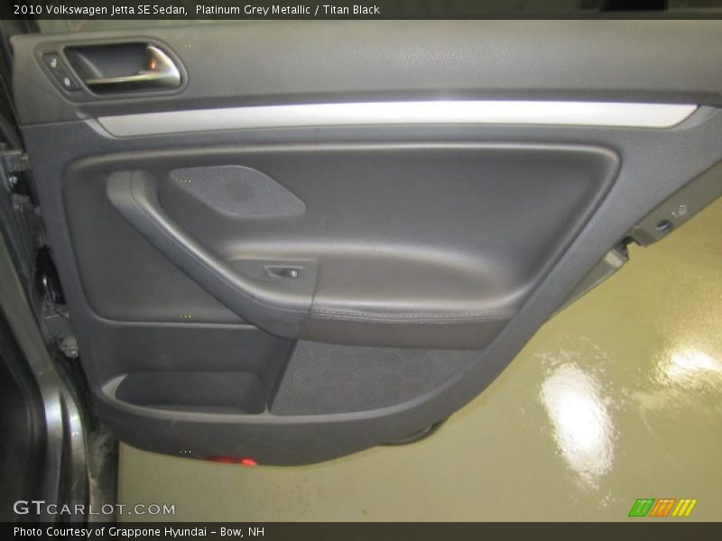 Platinum Grey Metallic / Titan Black 2010 Volkswagen Jetta SE Sedan