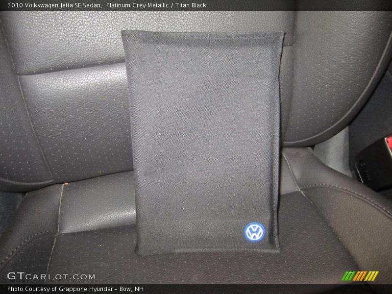 Platinum Grey Metallic / Titan Black 2010 Volkswagen Jetta SE Sedan