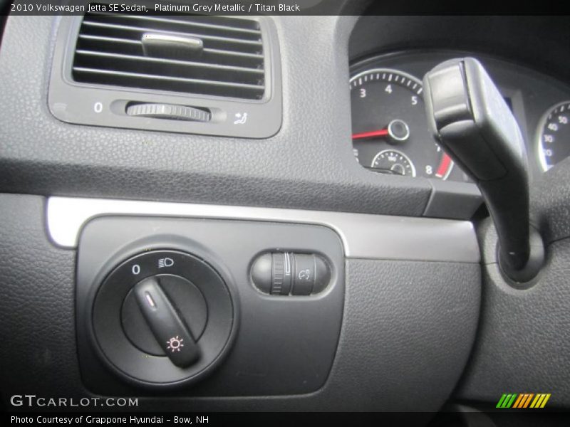 Platinum Grey Metallic / Titan Black 2010 Volkswagen Jetta SE Sedan