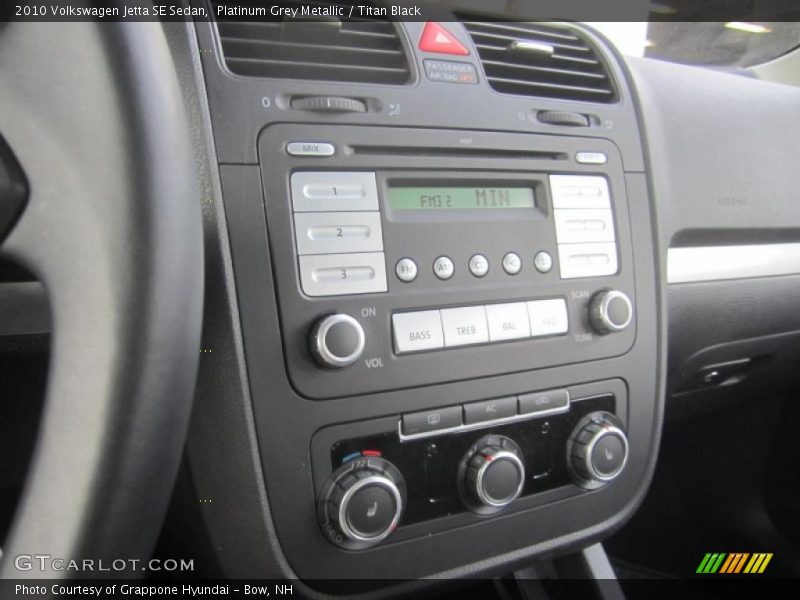 Platinum Grey Metallic / Titan Black 2010 Volkswagen Jetta SE Sedan