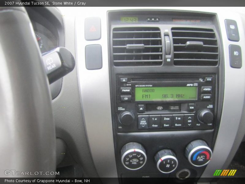 Stone White / Gray 2007 Hyundai Tucson SE
