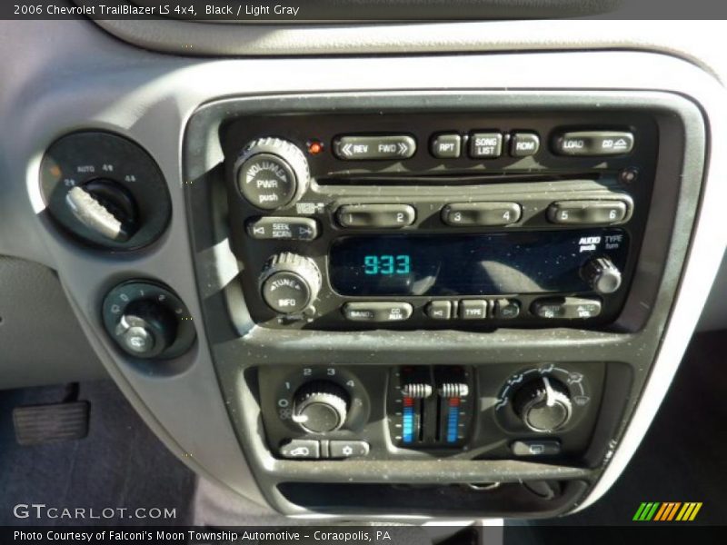 Black / Light Gray 2006 Chevrolet TrailBlazer LS 4x4