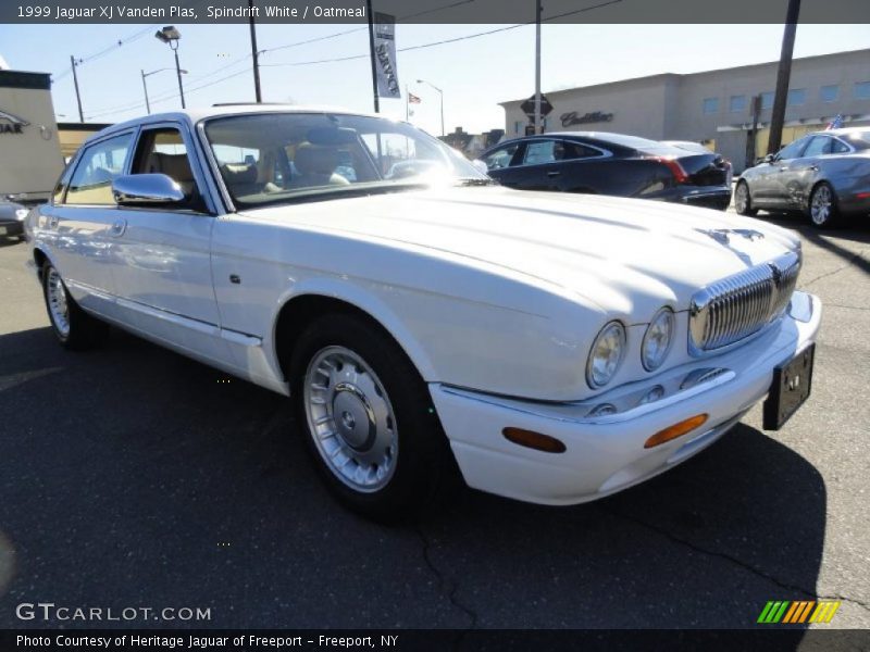 Spindrift White / Oatmeal 1999 Jaguar XJ Vanden Plas