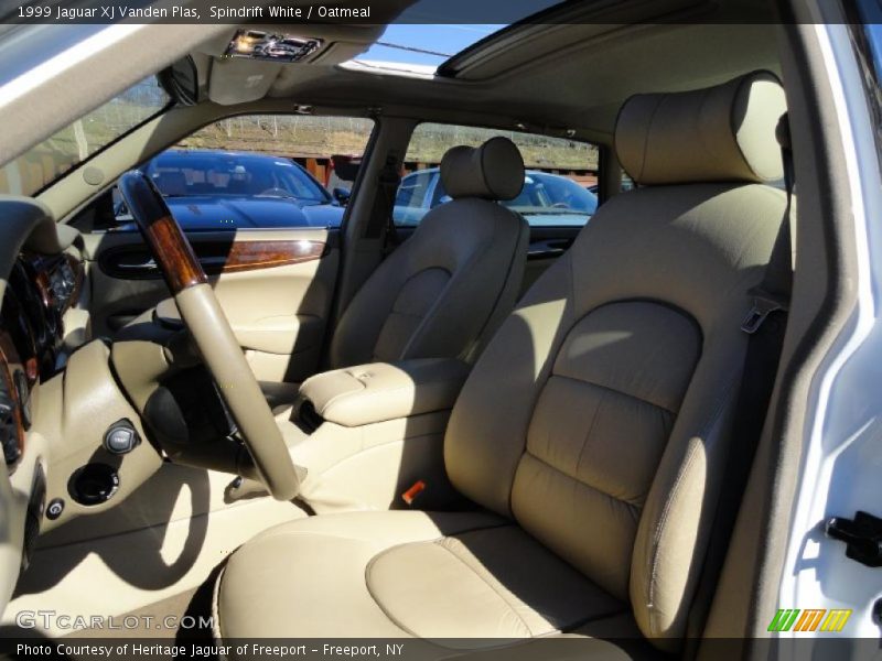Spindrift White / Oatmeal 1999 Jaguar XJ Vanden Plas