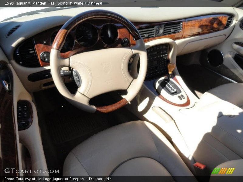 Spindrift White / Oatmeal 1999 Jaguar XJ Vanden Plas
