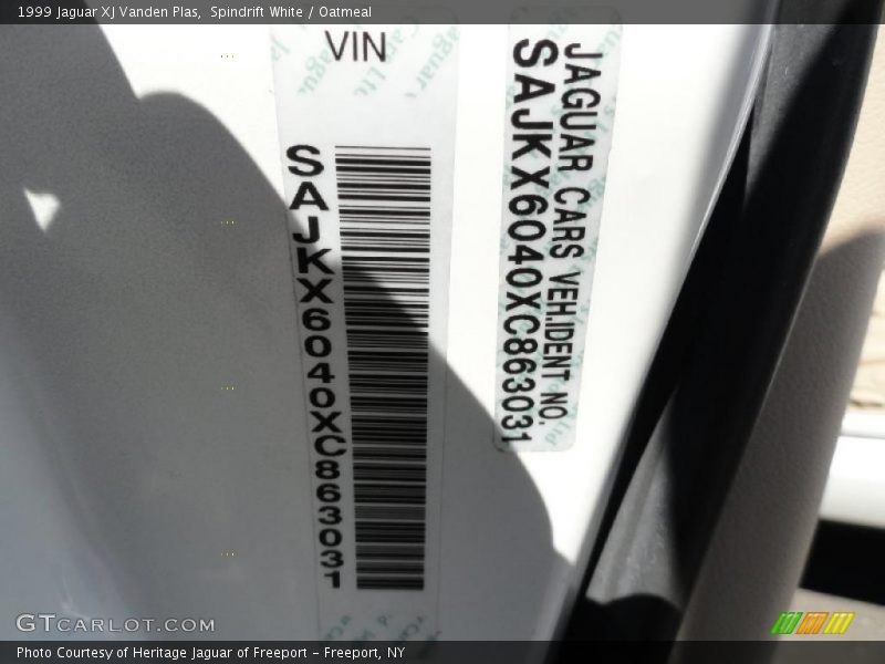 Spindrift White / Oatmeal 1999 Jaguar XJ Vanden Plas