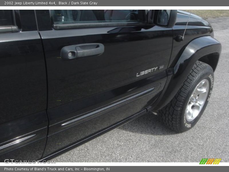 Black / Dark Slate Gray 2002 Jeep Liberty Limited 4x4