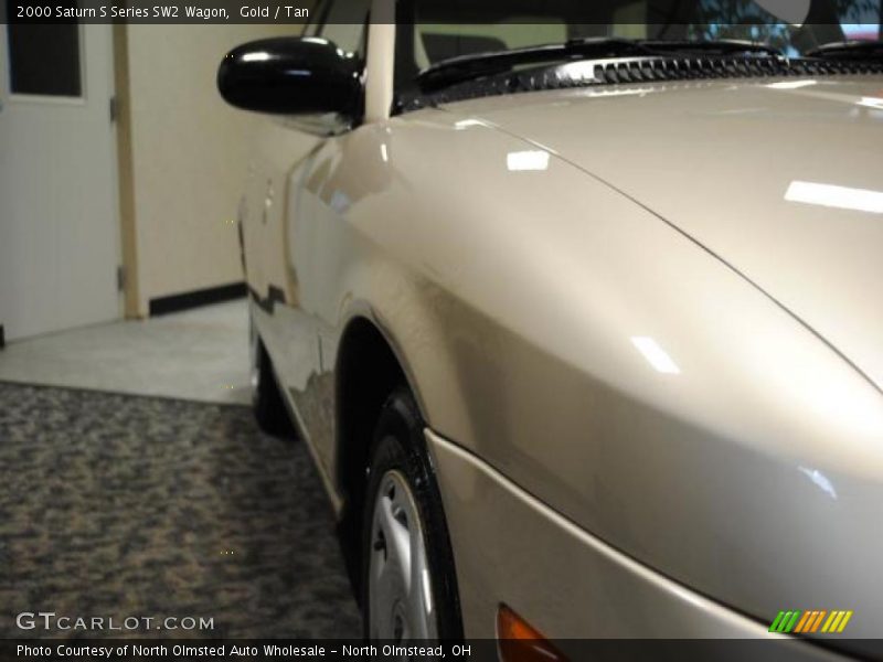 Gold / Tan 2000 Saturn S Series SW2 Wagon