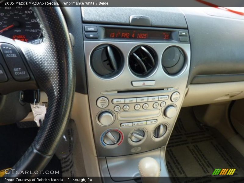 Performance White / Beige 2005 Mazda MAZDA6 i Sedan