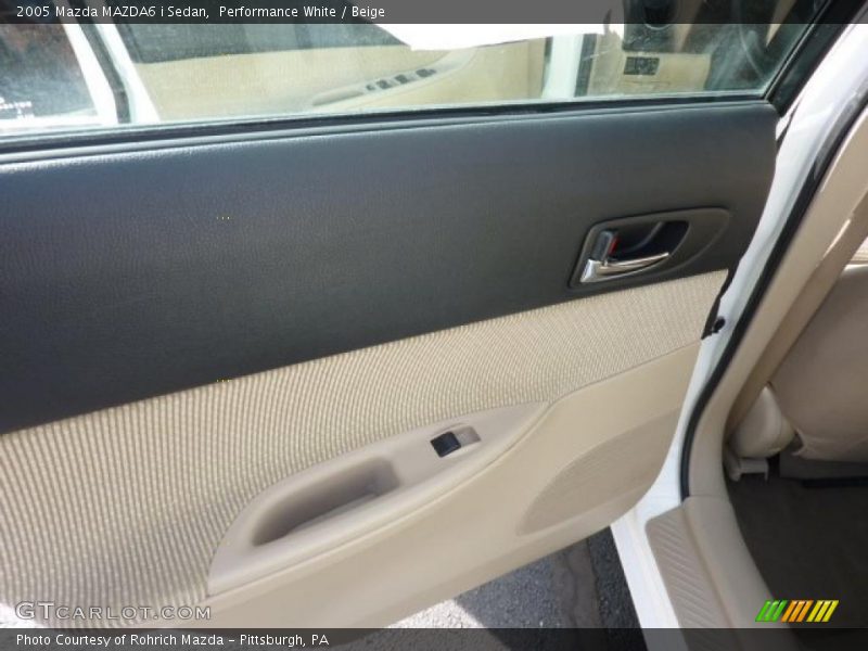 Performance White / Beige 2005 Mazda MAZDA6 i Sedan