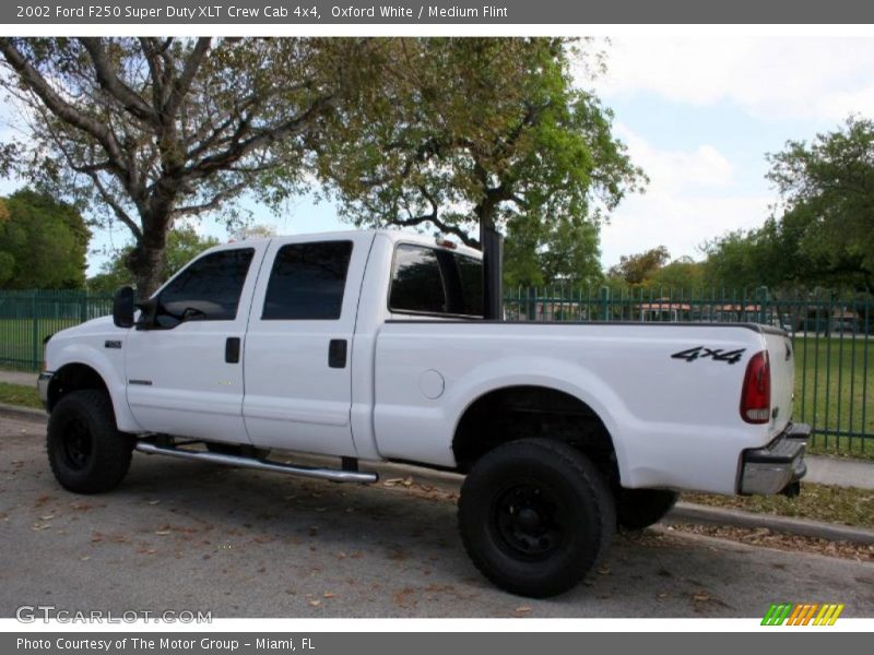 Oxford White / Medium Flint 2002 Ford F250 Super Duty XLT Crew Cab 4x4