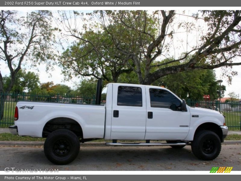 Oxford White / Medium Flint 2002 Ford F250 Super Duty XLT Crew Cab 4x4