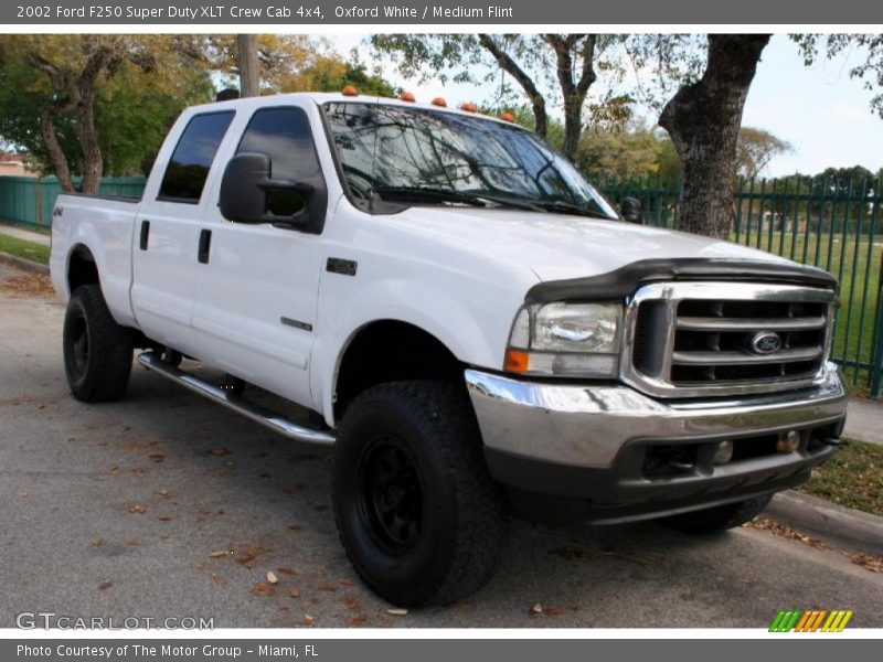 Oxford White / Medium Flint 2002 Ford F250 Super Duty XLT Crew Cab 4x4