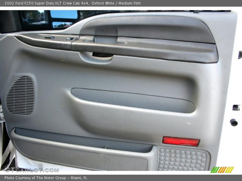 Oxford White / Medium Flint 2002 Ford F250 Super Duty XLT Crew Cab 4x4