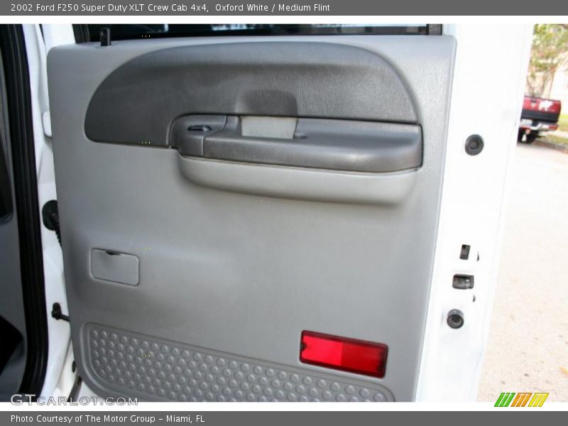 Oxford White / Medium Flint 2002 Ford F250 Super Duty XLT Crew Cab 4x4