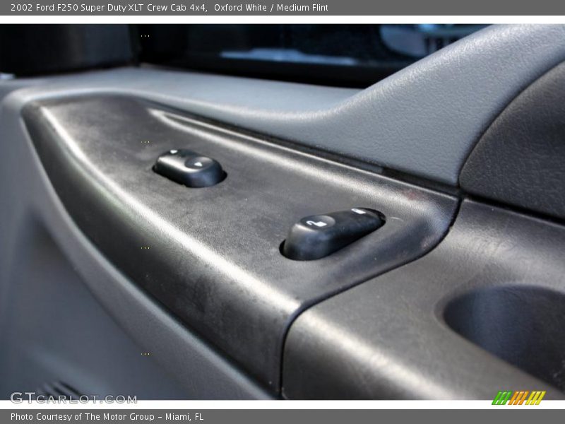 Oxford White / Medium Flint 2002 Ford F250 Super Duty XLT Crew Cab 4x4