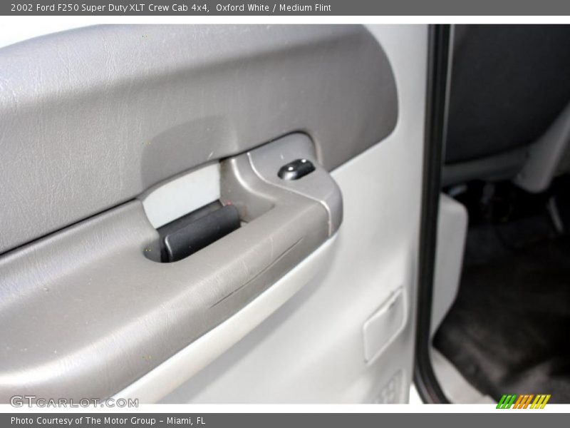 Oxford White / Medium Flint 2002 Ford F250 Super Duty XLT Crew Cab 4x4