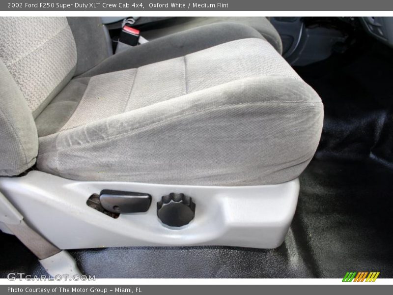 Oxford White / Medium Flint 2002 Ford F250 Super Duty XLT Crew Cab 4x4