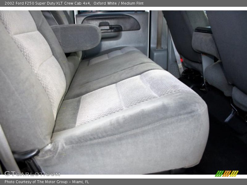 Oxford White / Medium Flint 2002 Ford F250 Super Duty XLT Crew Cab 4x4