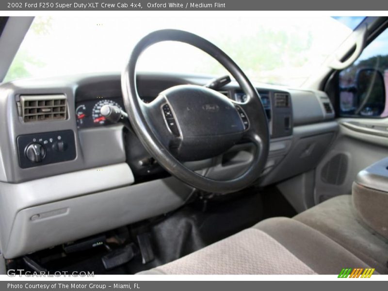 Oxford White / Medium Flint 2002 Ford F250 Super Duty XLT Crew Cab 4x4
