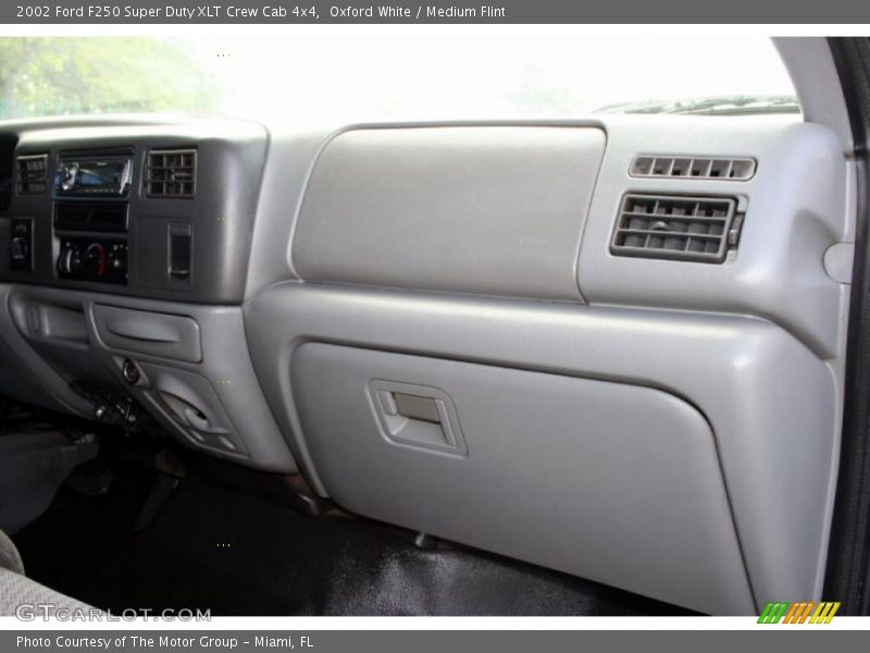 Oxford White / Medium Flint 2002 Ford F250 Super Duty XLT Crew Cab 4x4