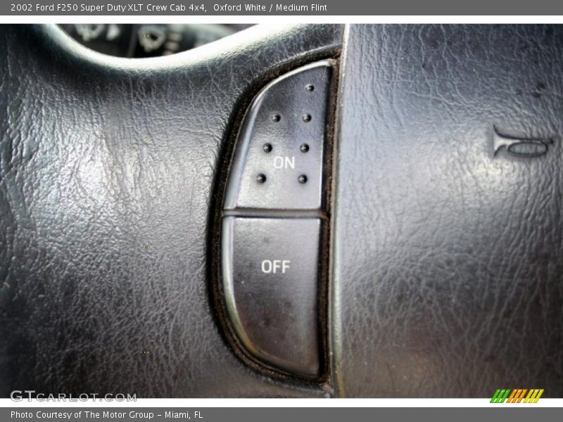 Oxford White / Medium Flint 2002 Ford F250 Super Duty XLT Crew Cab 4x4