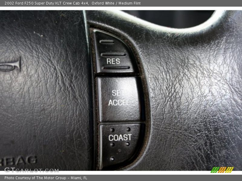 Oxford White / Medium Flint 2002 Ford F250 Super Duty XLT Crew Cab 4x4