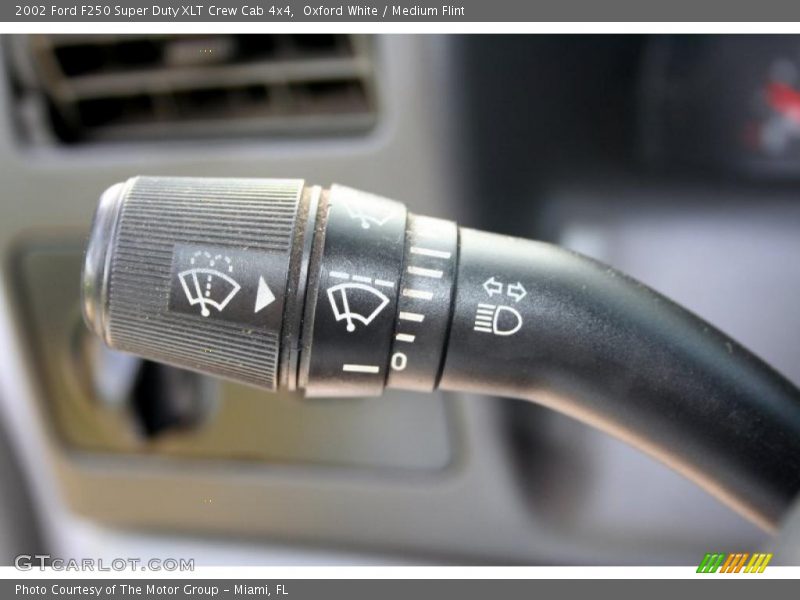 Oxford White / Medium Flint 2002 Ford F250 Super Duty XLT Crew Cab 4x4