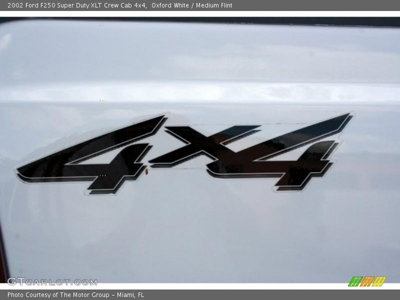 Oxford White / Medium Flint 2002 Ford F250 Super Duty XLT Crew Cab 4x4