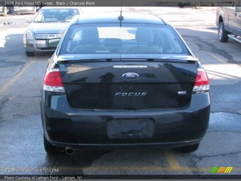 Black / Charcoal Black 2008 Ford Focus SES Sedan
