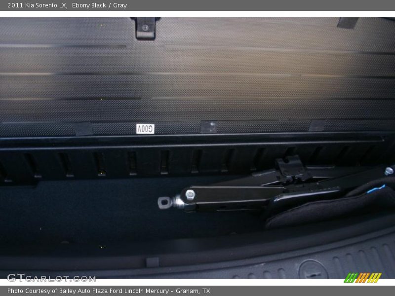 Ebony Black / Gray 2011 Kia Sorento LX
