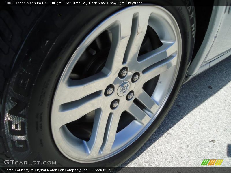 Bright Silver Metallic / Dark Slate Gray/Light Graystone 2005 Dodge Magnum R/T