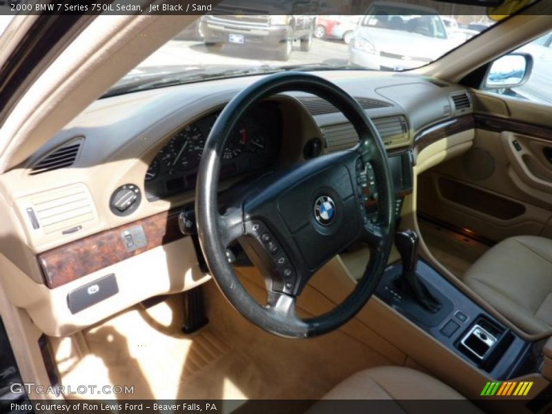Dashboard of 2000 7 Series 750iL Sedan
