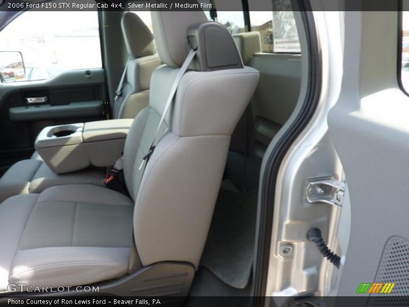 Silver Metallic / Medium Flint 2006 Ford F150 STX Regular Cab 4x4