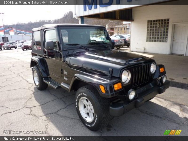 Black / Khaki 2004 Jeep Wrangler Sahara 4x4