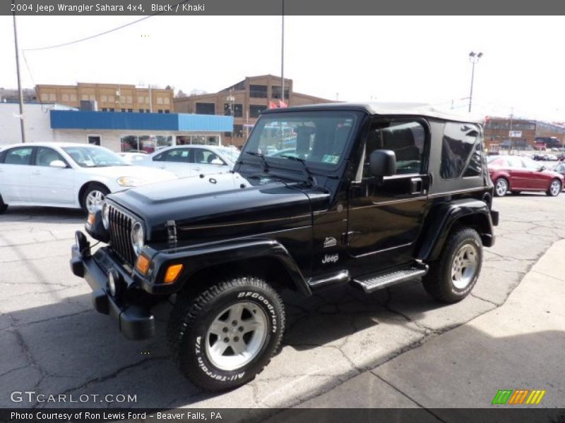Black / Khaki 2004 Jeep Wrangler Sahara 4x4